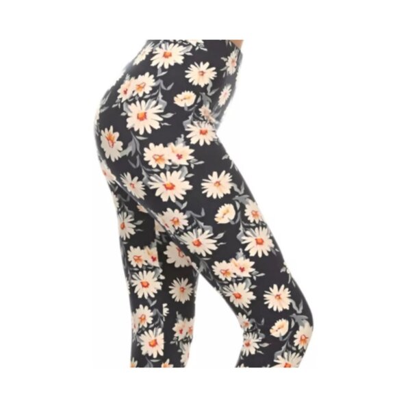 Cropped Capri Leggings, Banded High Waist, Fitted Style Pants, Multi-Color OSFA - Picture 2 of 3